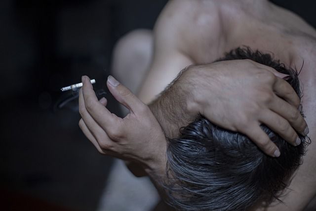 Adicciones y adolescencia_ Factores de riesgo y soluciones